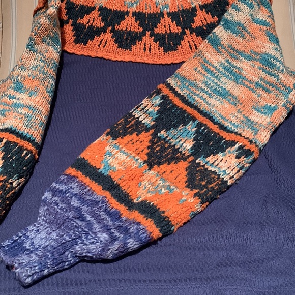 FREE PEOPLE CROCHET TURTLENECK SWEATER IN NAVY COMBO LONG PUFF SLEEVES - Picture 12 of 16